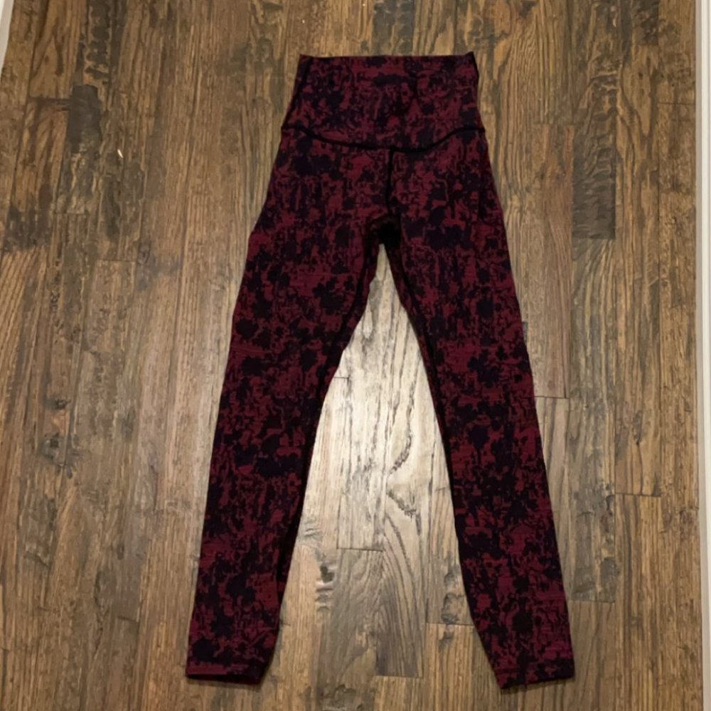 LULULEMON Jacquard Garnet Black Wunder Under HR Tight Leggings. Size 4